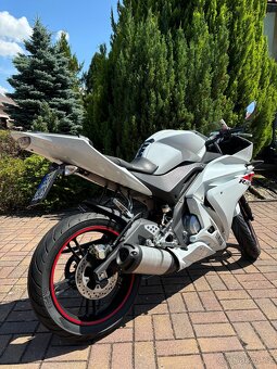 Yamaha YZF-R125 - 4