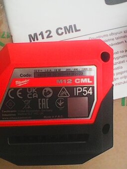 Milwaukee M12 CML-0 Aku světlo + barerie 4Ah 1000 lumenu - 4
