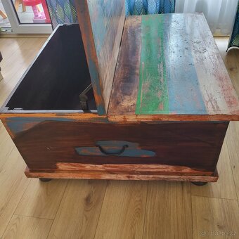 Konfekční stolek 90×90 z úložným prostorem - 4