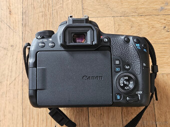 Canon 77D + EF-S 18-55 IS STM - 4