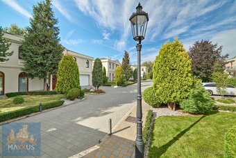 Pronájem luxusní vily 5+1/T (243 m2), zahrada (382 m2), bazé - 4