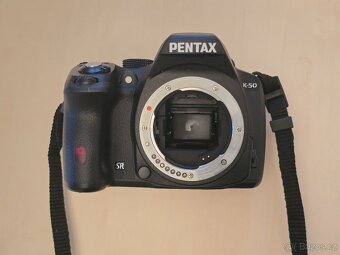 Pentax K-50 + objektivy + vybavení - 4