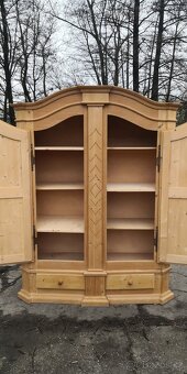 Celomasivní skříň s šuplíky - 4