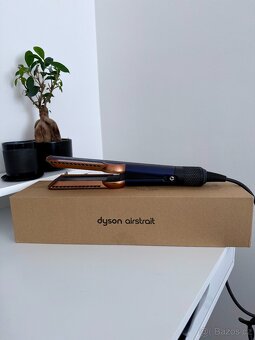 Dyson Airstrait - 4