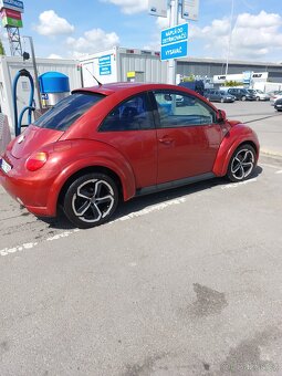 VW New Beetle 2.0 benzín - 4