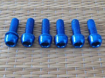 Nová sada šroubů M6x17mm na třmeny kotoučových brzd ZITTO - 4