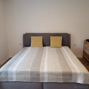 Master King Bed 180x200 – šedá, jako nová
- 4