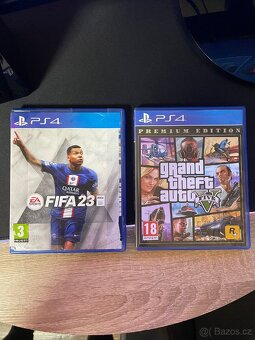 Prodám PS 4 pro 1 TB - 4