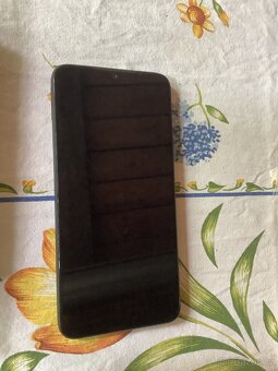 Xiaomi Redmi 7 3GB/32GB černý - 4