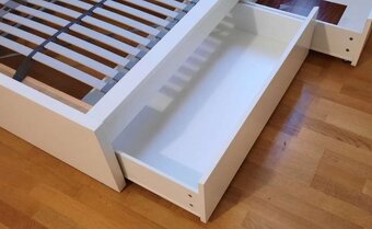Manželská postel Ikea Malm 180x200 - 4