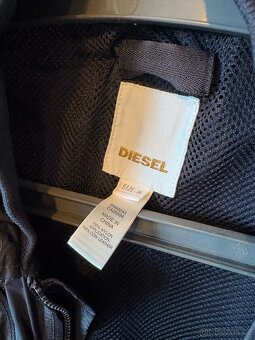 UNI černá bunda značky Diesel - 4