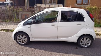 Peugeot i on EV - 4