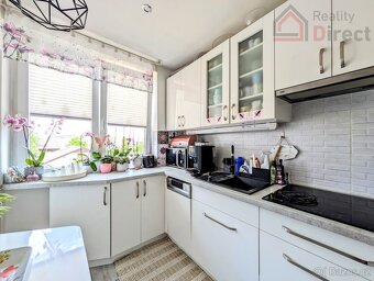 Prodej zrekonstruovaného bytu 3+1, 70 m2 s garáží, pergolou, - 4