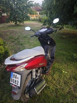 Honda 125 Dylan - 4
