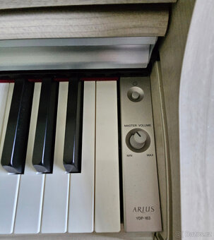 Piano Yamaha Arius YDP 163WA - 4