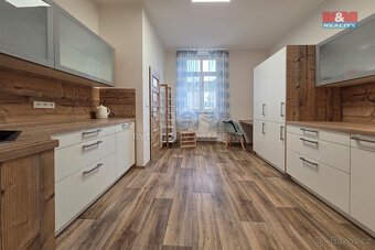 Pronájem bytu 4+1, 117 m², Cheb, ul. Májová - 4