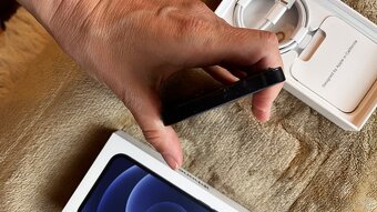 Prodám tmavě modrý iPhone 12mini 64GB - 4