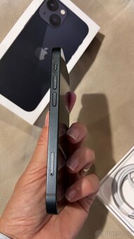 Prodám tmavě modrý iPhone 13mini 128GB - 4