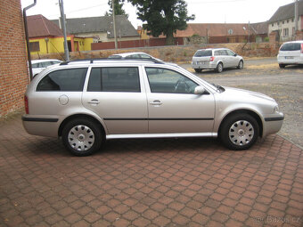ŠKODA OCTAVIA TOUR COMBI 1.6 MPi 75 KW - 4