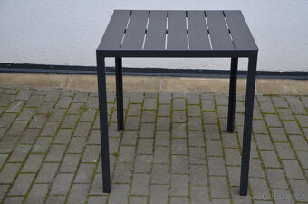 Prodám stůl a 4 židle z polyratanu - 4