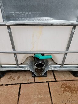 Nádrž na vodu 1000 l - 4