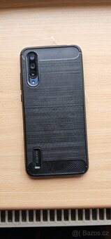 Xiaomi Mi 9 lite 6/128 - 4