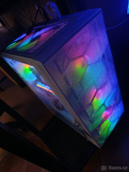 Full RGB Herni PC 3 disky / i7 / 32GB / 5700XT - 4