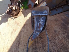 JCB 3CX rozryvaci trn - 4