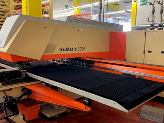 Laserový-vysekávací stroj TRUMPF Trumatic 3000L - 4