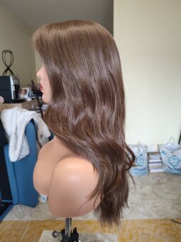 Nová vlnitá světle hnědá Lacefront paruka - 4