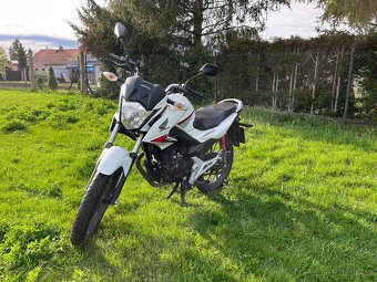 Honda CB125F - 4