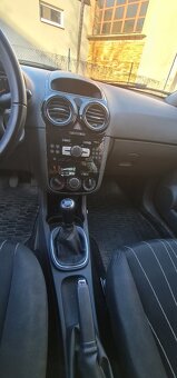 Prodám Opel Corsa 1.2 (2010) - 4