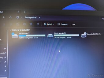 Toshiba satellite pro C70 velký 17 palců - 4