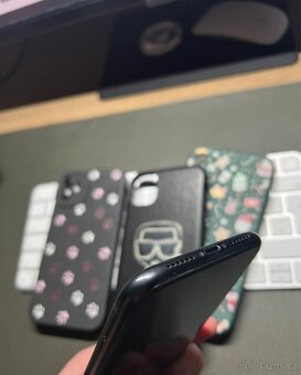 iPhone Xr 64GB Black - 4