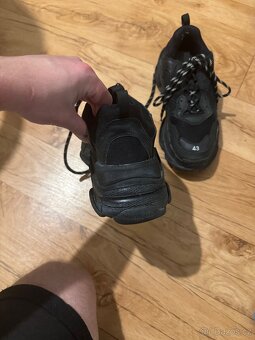 Balenciaga Triple S - 4