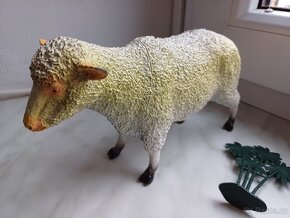 Dětské hračky, zvířátka. - 4