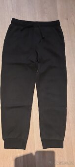 3× tepláky vel.128 - 4