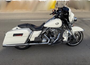 Harley davidson electra glide ultra Classic FLHTCU 2012 - 4