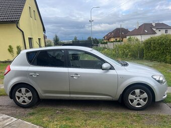 Kia ceed 1.4 benzin, 80kw, rv 2010 ,koupeno nove v CR - 4