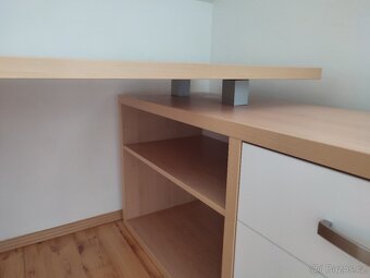 Dřevěný rohový psací stůl - 4