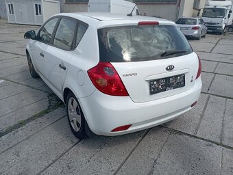 Kia ceed 1.6 i na díly - 4