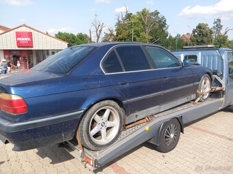 BMW e38 4.4i - 4
