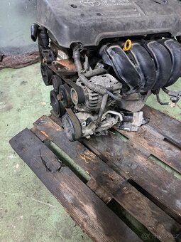 Motor 1ZZ-FE Toyota Corolla Verso 1.8 VVT-i 95kW - 4