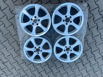 Mercedes B, kola 17" - 4