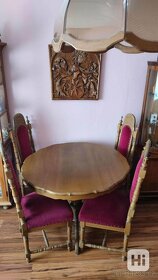 Starožitný nábytek (vitrína a stůl se židlemi) - 4