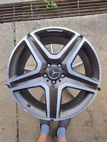 Konferenční stůl alu disk AMG Mercedes - 4