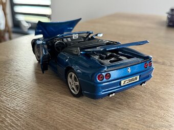 Ferrari 1:24 - 4