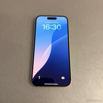 iPhone 15 128GB žlutý, jako nový, záruka - 4
