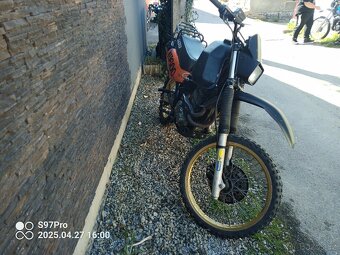 Suzuki DR 600 - 4