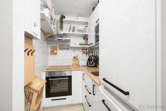 Pronájem zrekonstruovaného bytu 3+kk ( 58m2) s balkónem, uli - 4